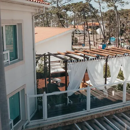 Joy House Nocleg ze śniadaniem 4*