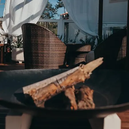 Nocleg ze śniadaniem Joy House 4*