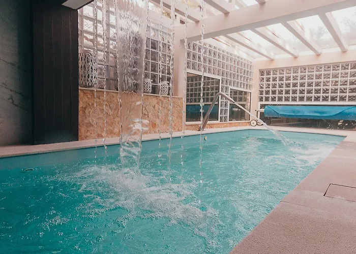 Joy House Nocleg ze śniadaniem 4*