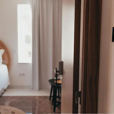 Joy House 4*