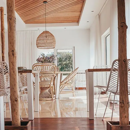 Joy House Frühstückspension 4*