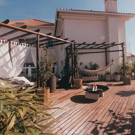 Joy House Nocleg ze śniadaniem 4*