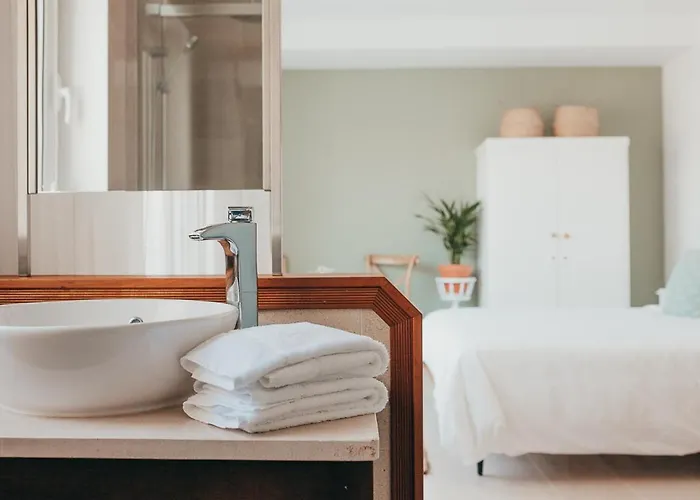 Bed & Breakfast Joy House 4*